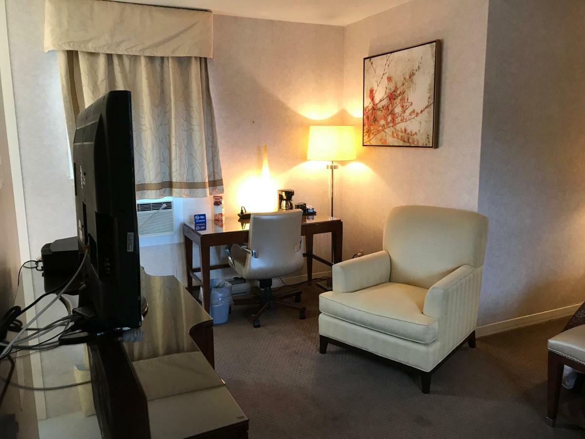 Cardinal Court Motel Сент-Томас Экстерьер фото