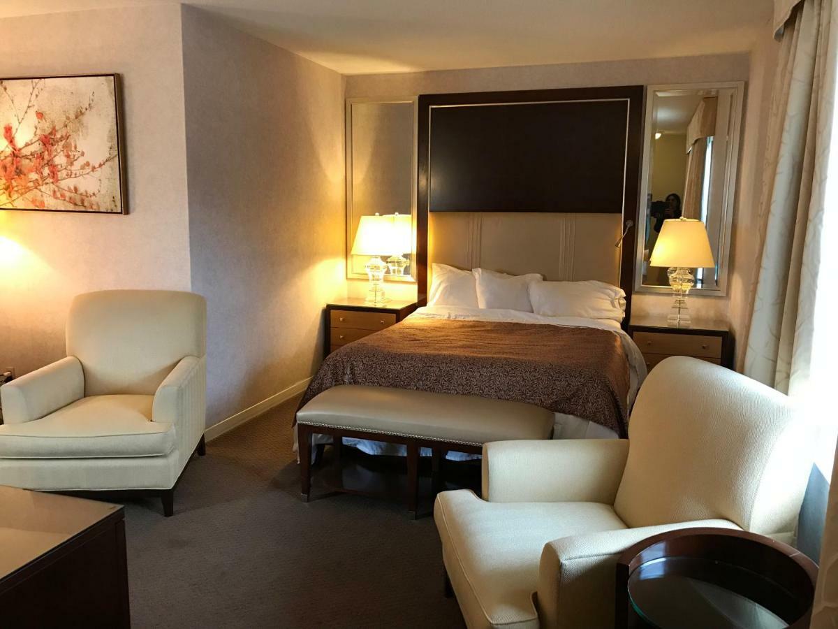 Cardinal Court Motel Сент-Томас Экстерьер фото